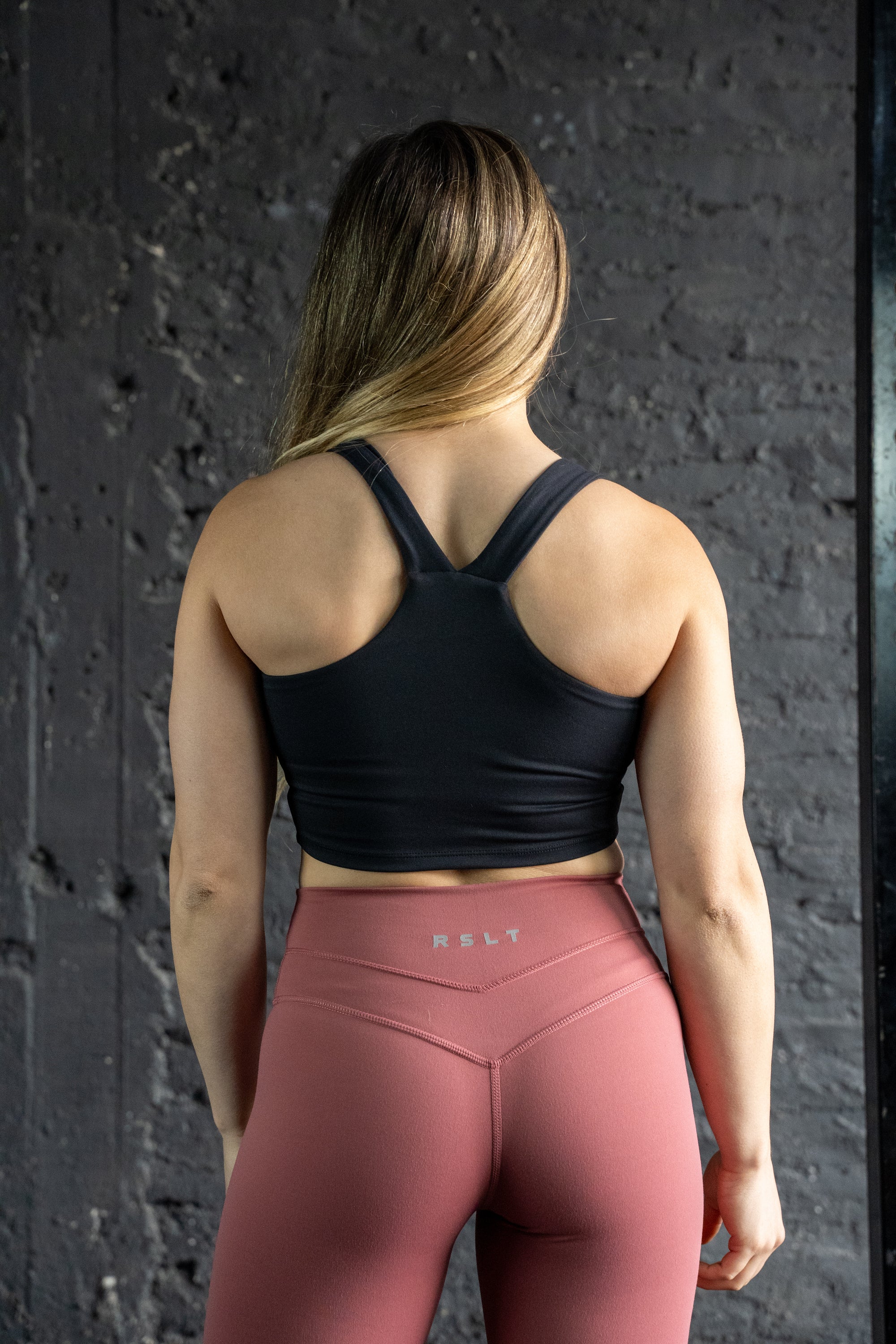 Resistance Sport Bra • Negro