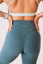 Detalle tela CoreForm BootyLift Cyprus Green RSLT